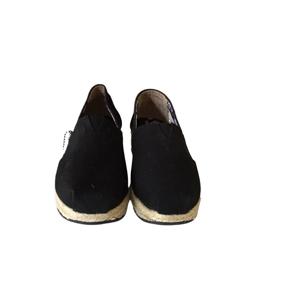 Bob's from Sketchers Memory Foam Canvas Loafers NWT Size 5